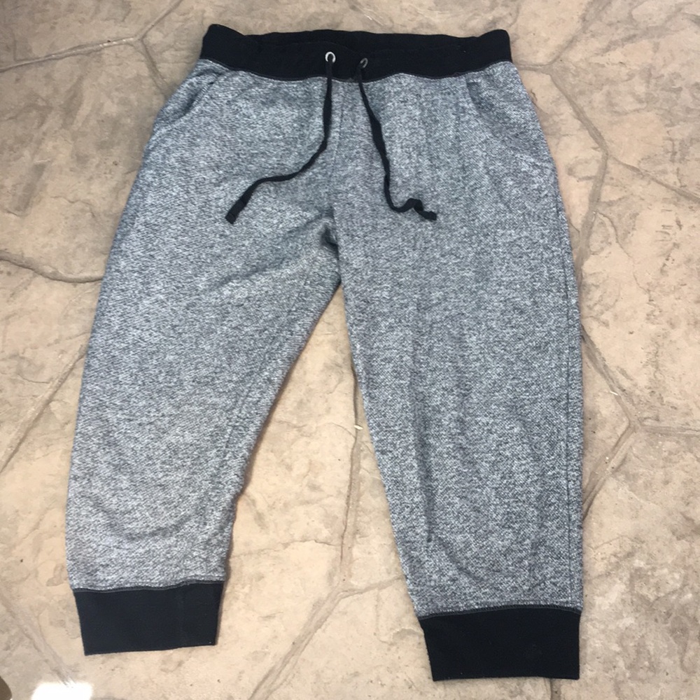 Drawstring Capri Sweatpants 🐙